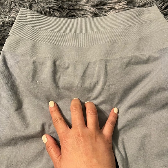 ALPHALETE - Light Gray , AMPLIFY Women's Seamless Scrunch Legging - Picture 4 of 9